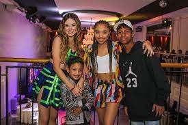 Lucas santos e vitória dutra. Marca De Moda Hz Fashion Cresce Mundialmente E Se Torna A Queridinha Dos Artistas Bastidores Da Informacao