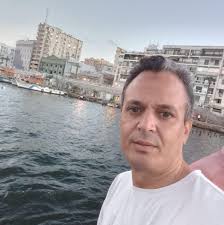 حجر الماس سداسي (لونسداليت) بشهاده رسميه اللون : ابيض الشكل : دائري الوزن :  122.9 جرام السعر : 28000 دولار للجرام *علماً أن الأسعار المتدواله عالمياً  لهذا الألماس ٣٨٠٠٠ دولار على أقل