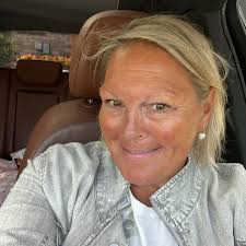 What are some good spots for Sunday lunch and brunch in the West Palm Beach  area?