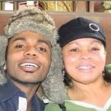 Why is she wearing a wig? 7:10 5G 824 o New Orleans Jazz  ©NewOrleansUazz&HertageEestival & Heritage Festival