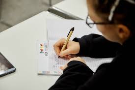 Fie ca vorbim despre cele mai uzuale limbi straine vorbite la nivel mondial sau despre cele mai rar intalnite dialecte, fiecare limba in parte are. Beneficiile Invatarii Unei Limbi Straine La Varsta Adulta De Ce Sa Inveti Portugheza