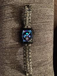 This diy project teaches you how to make a durable and stylish paracord band for your watch. Made A Paracord Watch Band Applewatch
