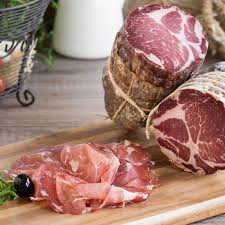 Coppa Stagionata Luftgetrockneter Schweinehals Eingerieben Mit Salz Pfeffer Und Gewurzen Und 3 Monate Gereift Im Emilia Onl Essen Und Trinken Rezepte Essen