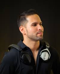 Add music to your life to maintain harmony with it 🎧 Photo by:  @faridfotografia . . . . #alexanderayaladj #cabo #weddingdj #cabowedding  #caboevents #caboweddingdj #cabodj #djlife #djlifestyle #dj #djsetup #setup  #luxurysetup #luxuryweddingdj #