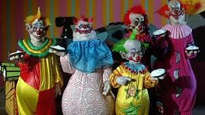 Killer klowns from outer space. Killer Klowns From Outer Space Blu Ray Review Film Pulse