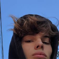 Everly Carpenter (everlycarpenter)