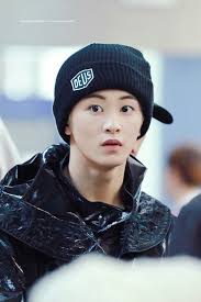 Mark Nct Love U And Ur Big Head Mark Lee What A Cutie Nct Lucu Xiao