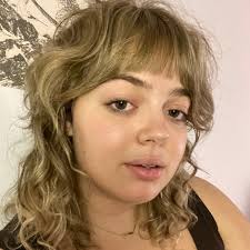 Sarah Hoffmann's Instagram, Twitter & Facebook