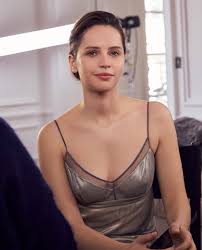 The last letter from your lover starts streaming on netflix on friday, july 23 at 12:01 a.m. Felicity Jones And Shailene Woodley In The Last Letter From Your Lover To Set Tone For Romantic Summe In 2021 Felicity Jones Felicty Jones Felicity Rose Hadley Jones