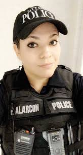 New school year, new School Resource Officer! Officer Paola Alarcon starts  today as the @Ottawa290 SRO. Good luck to everyone attending today!  #backtoschool
