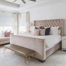 So it should be possible for them to seat and get up quickly. 14 Fabulous End Of Bed Benches For The Bedroom
