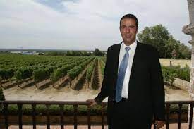 Desde menino que juntava selos, caixas de fósforos ou a revista exame avaliou a fortuna de joe berardo como a nona maior de portugal, estimando. O Herdeiro De Joe Berardo Quem Herda Afinal O Imperio E A Divida De 962 Milhoes Nacional Flash