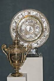 Trofeum mistrzyni wimbledonu jest pozłacana patera nazywana talerzem venus rosewater. Venus Rosewater Dish Wikipedia