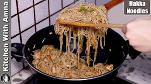 Hakka Noodles Recipe Mazedar Spicy Chicken Noodles By Kitchen With Amna Youtube Spicy Chicken Noodles Noodle Recipes Chicken Noodle Recipes