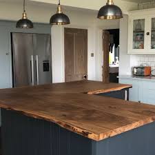 Rustiek Houten Keukeneiland Van Earthy Timber Earthy Houten Keukenontwerpbar Wood Kitchen Island Large Kitchen Design Kitchen Island Tops