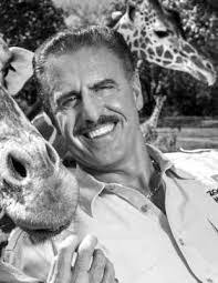 Rhiannon Navarro's Instagram, Twitter & Facebook