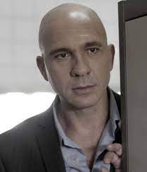 Located in an area rich in high quality material, the company has evolved from generation to generation, masterfully using craft techniques along with. Picture Of Dario Grandinetti