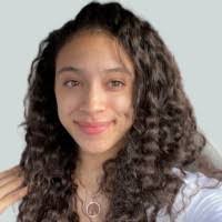 Alana Arnold's Instagram, Twitter & Facebook