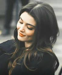 المسلسل التلفزيوني التركي انت اطرق بابي من بطولة هاندا أرتشيل وكرم بوسين، وقد بدأ عرضه في 8 يوليو عام 2020 على قناة فوكس التركية، وتدور دراما القصة حول آيدا فتاة تربط كل. ØµÙˆØ±Ø© Photo Ø§Ù„Ø¬Ù…ÙŠÙ„Ù‡ Ù‡Ø§Ù†Ø¯Ø§ Ø§Ø±ØªØ´ÙŠÙ„ Ù…ÙŠÙ† Ø¨ÙŠØ­Ø¨Ù‡Ø§ Facebook