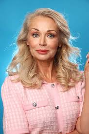 Kathy Hartsell's Instagram, Twitter & Facebook