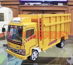 Tentu saja sketsa miniatur truk canter memang cukup banyak dicari oleh orang di internet. Cara Membuat Miniatur Kepala Truk Dari Triplek Guru Paud