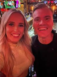 Hello there 38 👋🏻 Had the BEST birthday celebration with some of my  favorite people ❤️ I felt a lot of love today