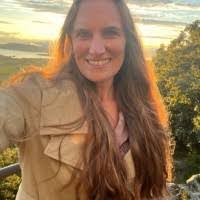 Jennifer Munson's Instagram, Twitter & Facebook