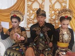 Reading age 18+ yuwen aqsa romance. Viral Siswa Smk Lombok Nikahi 2 Wanita Sekaligus Keduanya Juga Masih Duduk Di Bangku Sma Indozone Id