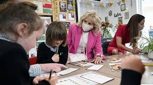 First lady jill biden spent part of saturday meeting with british veterans, first responders and their families on the sidelines of the g7 summit, according to pool reports. Zkv8mbpozujoum