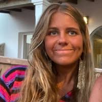 100+ perfiles de «Trisha Rey»