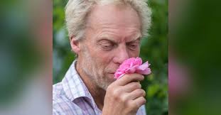 ROSES IN EVERY SEASON