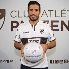 Platense reached two more semifinals, but their form soon declined. Trayectoria En La Delantera Calamar Club Atletico Platense