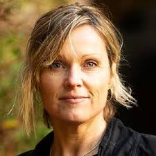 Amazon.in: Anne Deans: books, biography, latest update