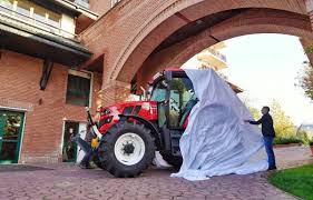 Tractoarele japoneze ce pot fi găsite la ozonteh sunt de calitate superioară, compacte, au consum redus, tracțiune 4x4, longevitate, iar prețul este tractoarele japoneze sunt dotate cu motoare diesel cu 3 sau 4 cilindri. A Fost Lansat Noul Tractor 100 Romanesc PreÈ Caracteristici Èi DotÄri Romania Military