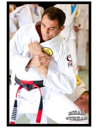 Mauricio is one of only six people to have been promoted to black belt by rolls gracie. Royler Bjj Eastern Europe