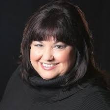 Melanie Patterson's Instagram, Twitter & Facebook