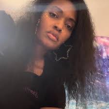 Tisha Briggs's Instagram, Twitter & Facebook