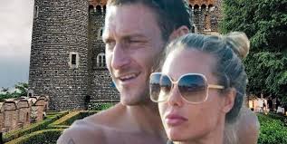Sono già stati svelati anche i nomi dei primi due ospiti. Le Immagini Esclusive Del Regno Di Totti E Ilary Blasi Una Casa Da Sogno Foto