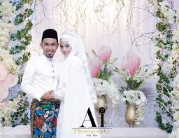 Usahawan kosmetik yang memiliki nama sebenar siti arifah mohd amin, menerusi instagramnya memuat naik beberapa foto mesra bersama seorang lelaki bernama faiz. 41 Foto Sekitar Majlis Pernikahan Hafiz Hamidun Joy Revfa Tahniah Ducapkan Buat Penyanyi Hafiz Hamidun 33 Yang Telah Selamat Bergelar Suami Kepada Usahawa