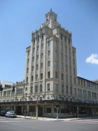 Most restaurants and bars are located along central avenue or beach drive. Saint Petersburg Florida Wikitravel