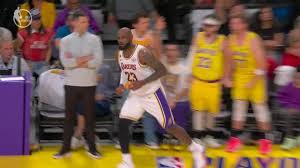 Leonardo DiCaprio Reacts to LeBron James’ Impressive 3-Pointer