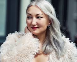 See the rest of our platinum blonde hair collection by clicking the link. Beauty From Dark Brown To Platinum Blonde In 10 Hours Style Blog Canadian Fashion And Lifestyle News
