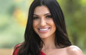 Melody Tisdale's Instagram, Twitter & Facebook