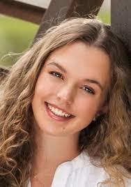 Bradford, Tremper alumni award scholarships