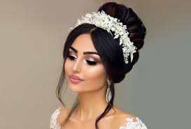 أفضل تسريحات شعر طويل لعروس أكثر جمال ا
