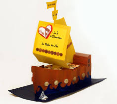 Eine tolles bastelkunstwerk, das optimal zur hochzeit passt, ist das schiff, das in den hafen der ehe einfährt. Geldgeschenk Schiff Hafen Der Ehe Schiff Fur Die Hochzeit Basteln