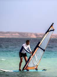 Menceritakan keanekaragaman kehidupan biota di lautan. Mungkinkah Tubuh Akan Berubah Warna Kalau Berenang Di Laut Merah Kumparan Com