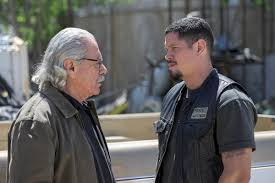 Is an american crime drama television series created by kurt sutter and elgin james, that premiered on september 4, 2018 on fx. Mayans M C Season 2 Episode 1 Recap Xbalanque
