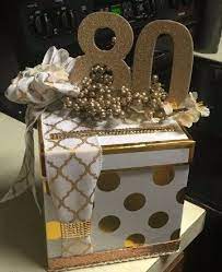 See more of decoracion de cumpleaños on facebook. Emblematicos Adornos Y Centro De Mesa Para 80 Anos Decoraciones De Cumpleanos Para Hombres Cumpleanos De 80 Caja De Dinero