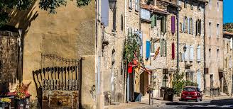 Et moi qui croyais qu'il n'y avait en france de crétins que dans les alpes. Off The Beaten Track Holidays France 2021 Inntravel